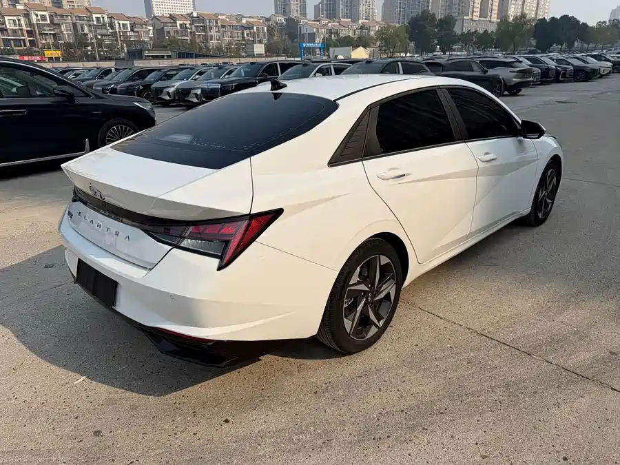 Hyundai Elantra, 2021
