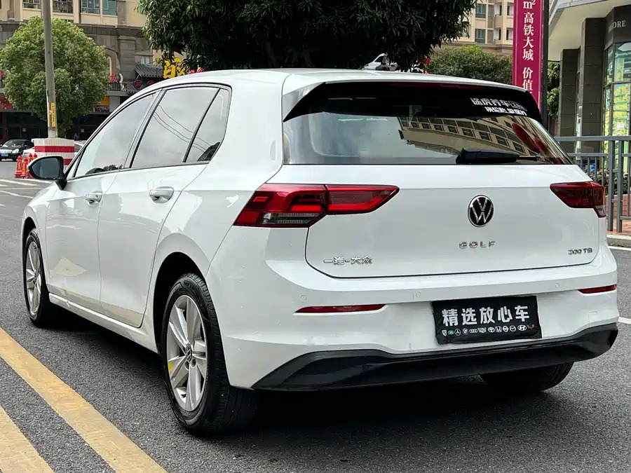 Volkswagen Golf, 2023