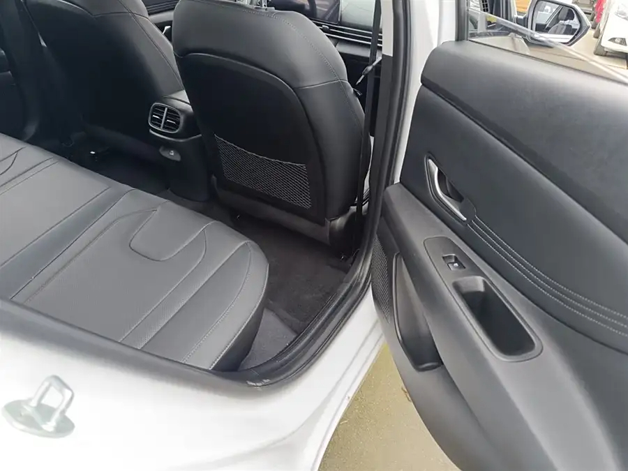Hyundai Elantra, 2022