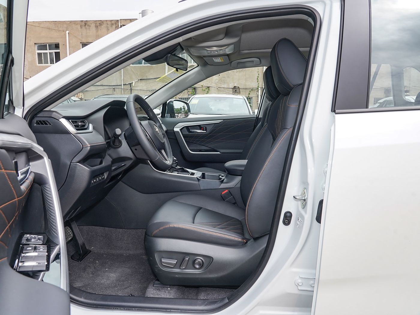 Toyota RAV4, 2025