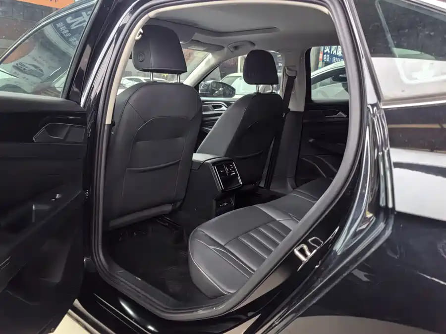 Volkswagen Passat, 2022