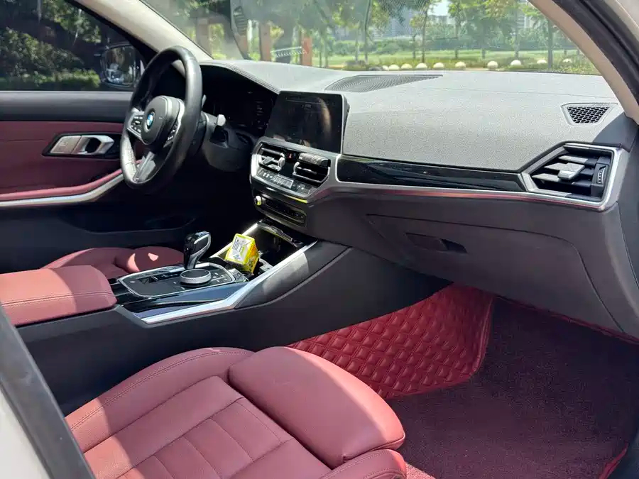 BMW 320Li, 2022