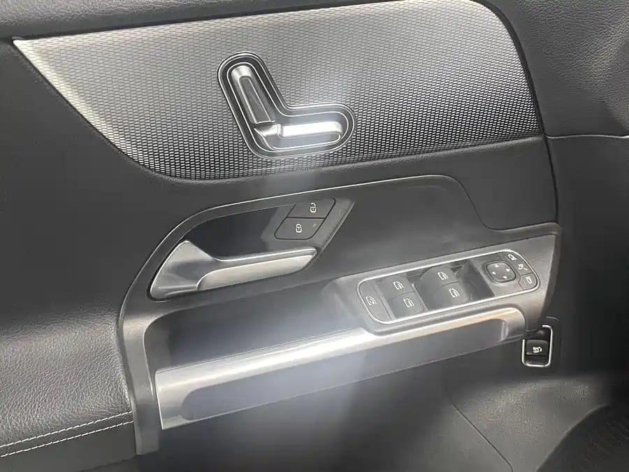 Mercedes-Benz GLB180, 2021