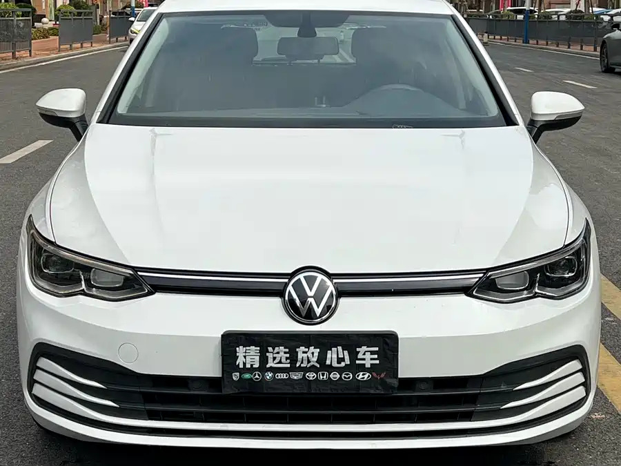 Volkswagen Golf, 2023