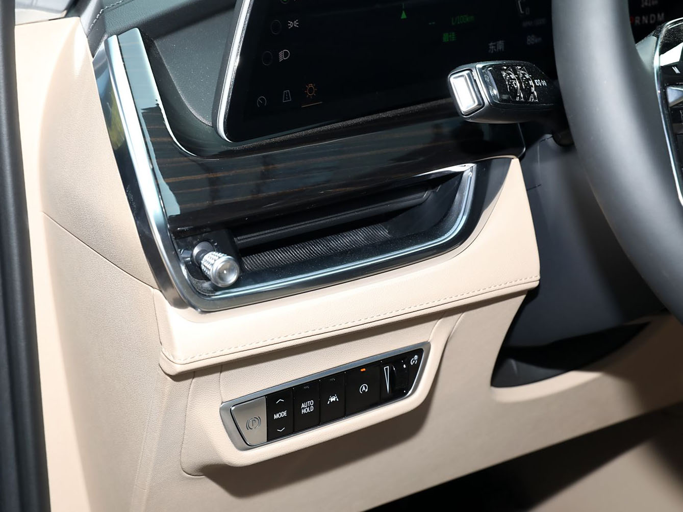 Cadillac XT5, 2025