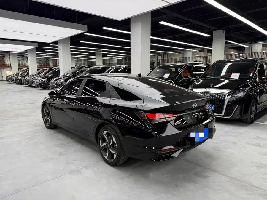 Hyundai Elantra, 2023