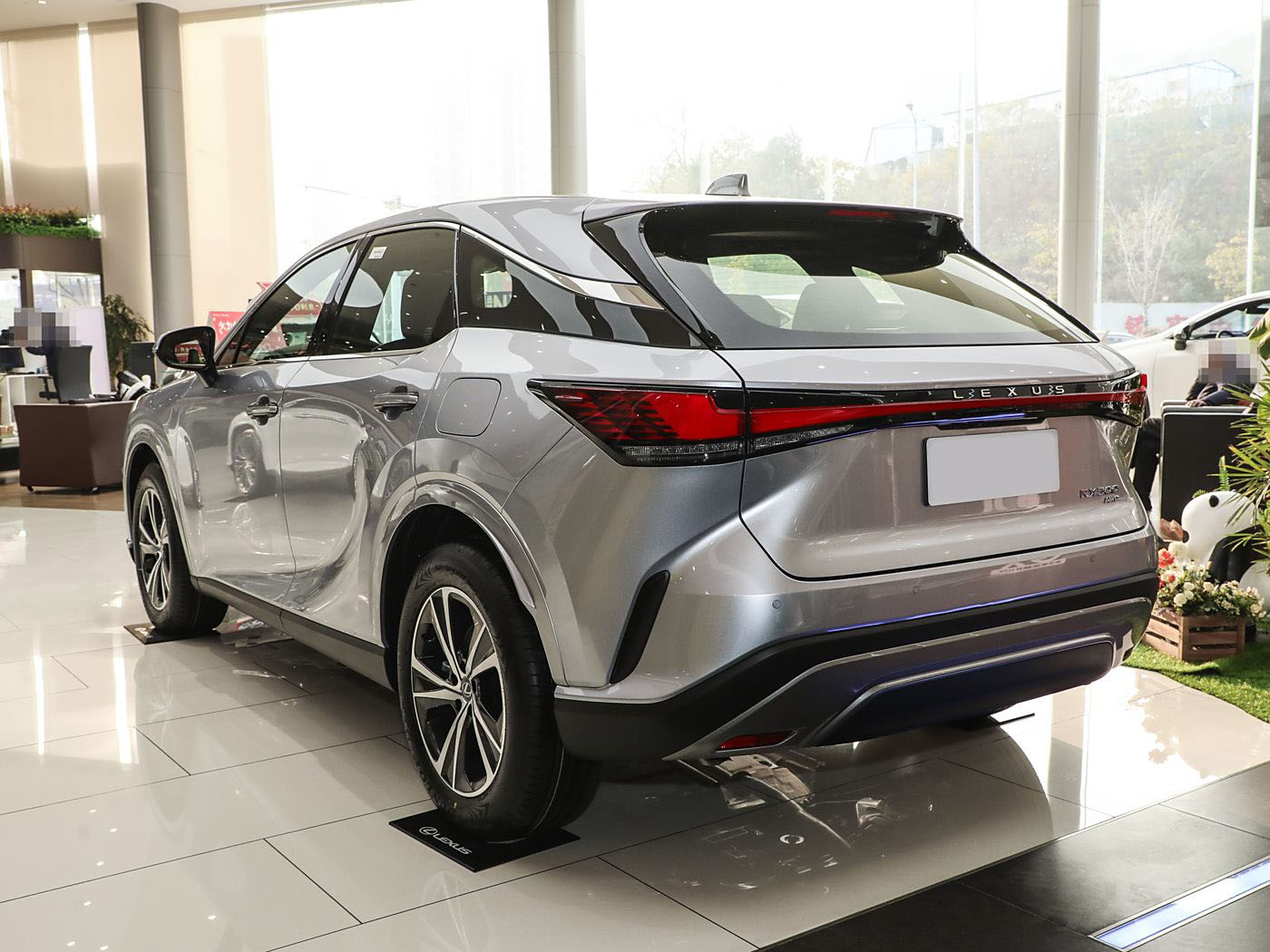 Lexus RX300, 2025