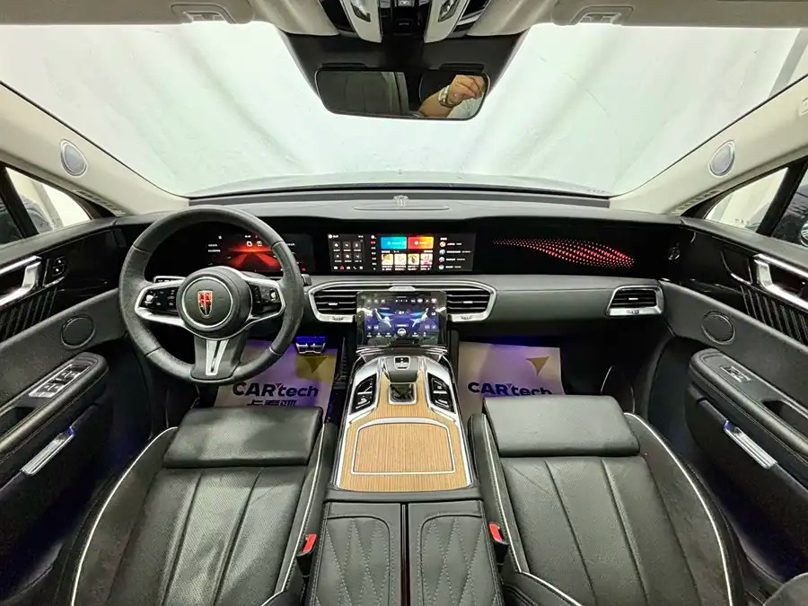 Hongqi E-HS9, 2023