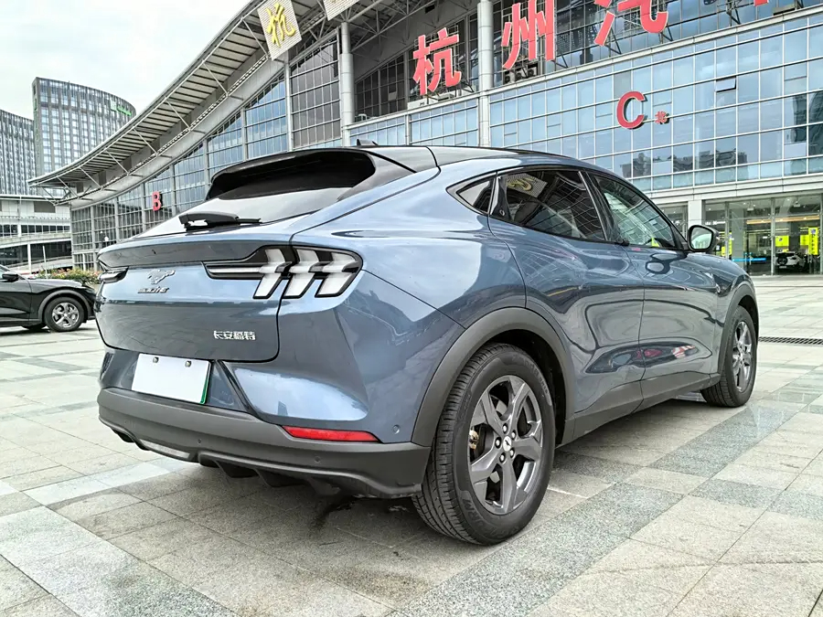 Ford Mustang Mach-E, 2022