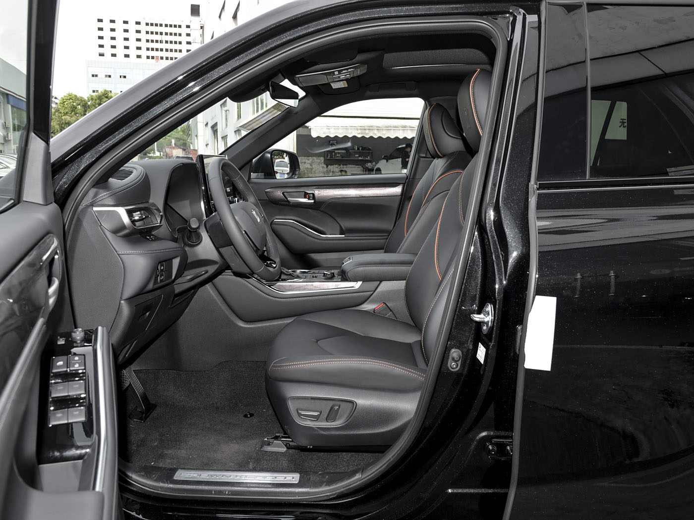 Toyota Crown Kluger, 2025