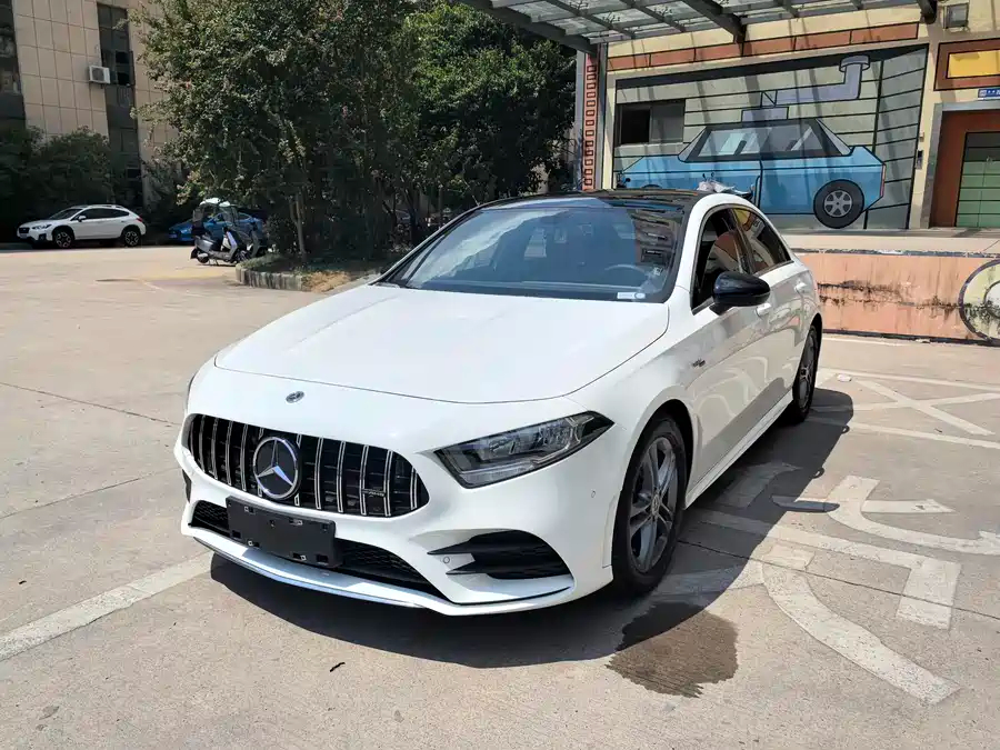 Купить Mercedes-Benz A180L 2021 года с пробегом новый
