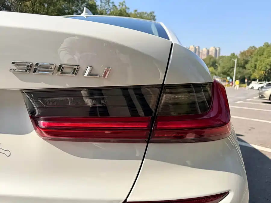 BMW 320Li, 2022