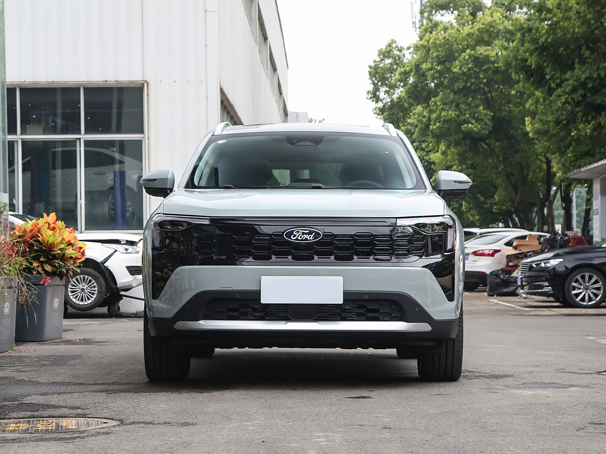 Ford Equator Sport, 2025