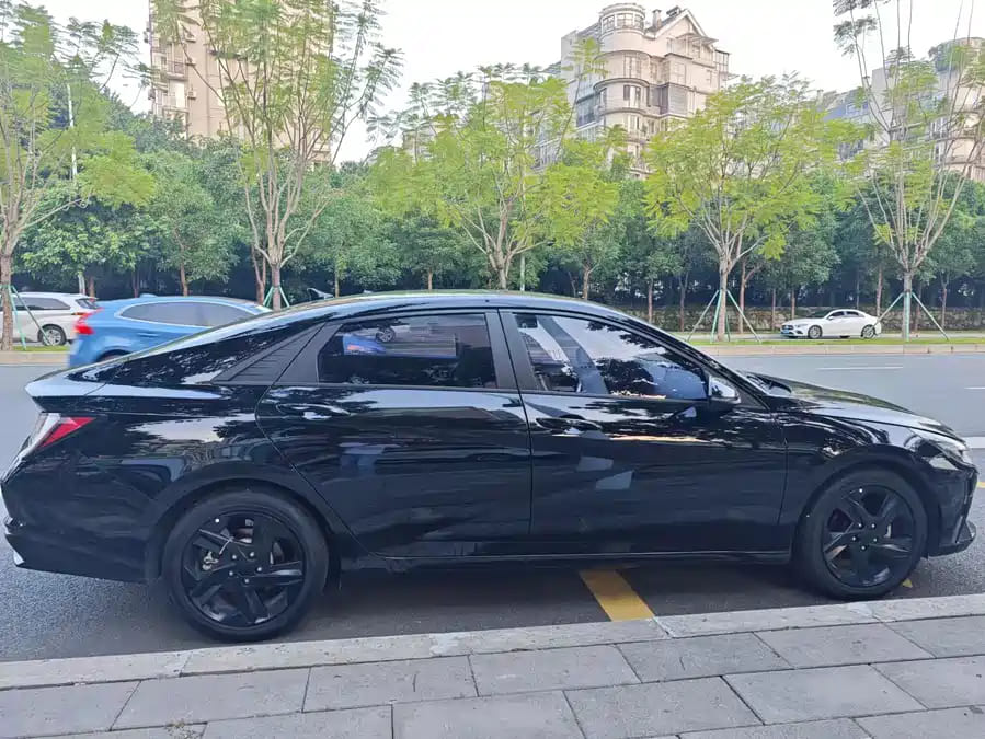 Hyundai Elantra, 2022