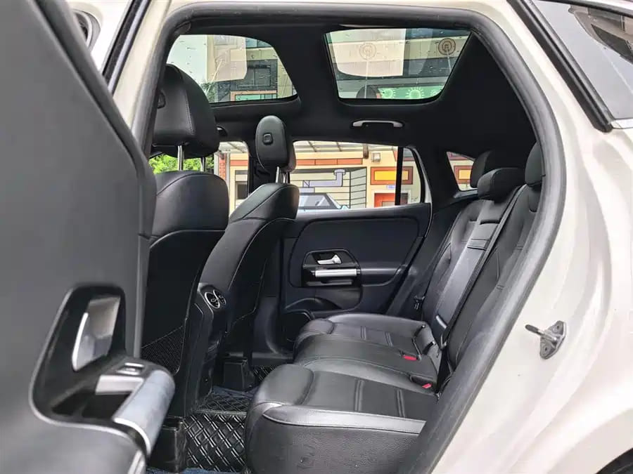Mercedes-Benz GLA180, 2022