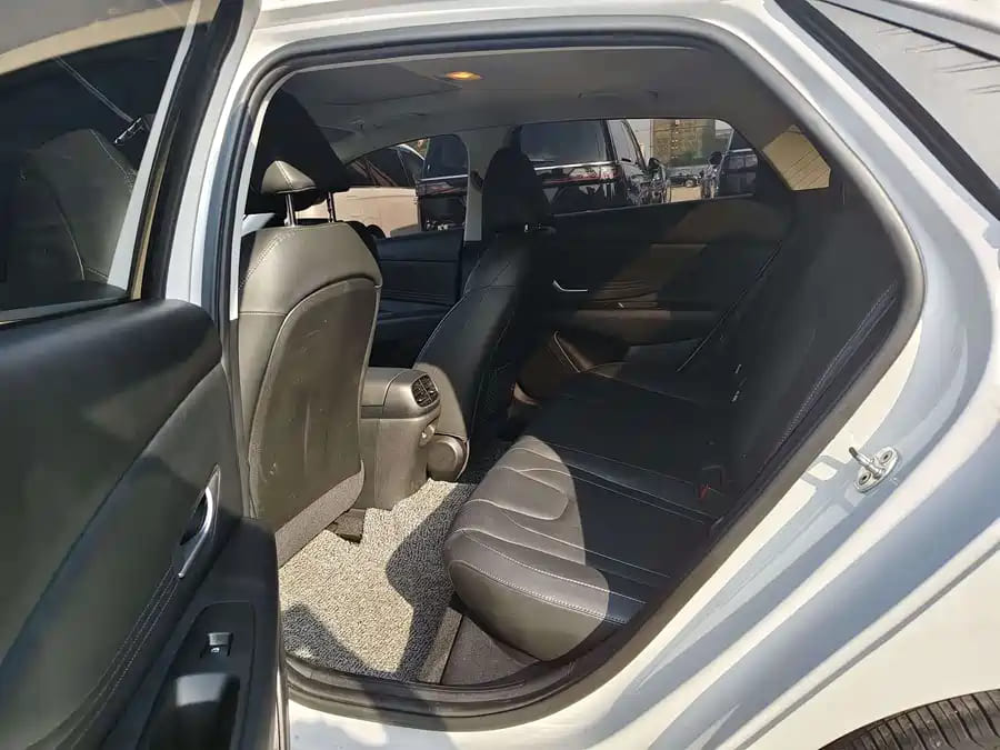 Hyundai Elantra, 2023