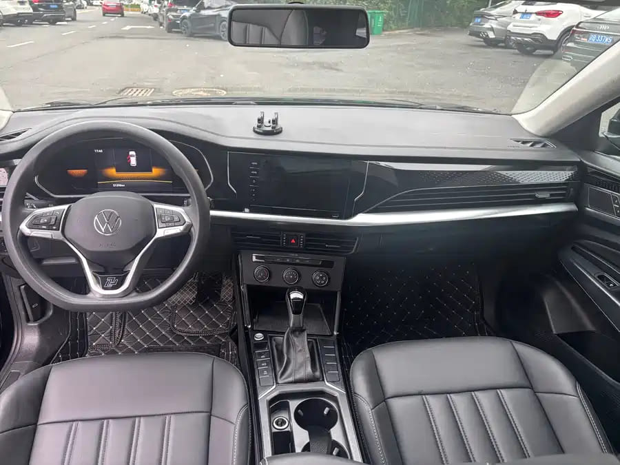 Volkswagen Passat, 2022