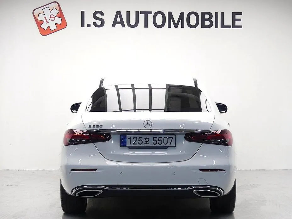 Mercedes-Benz E250, 2022