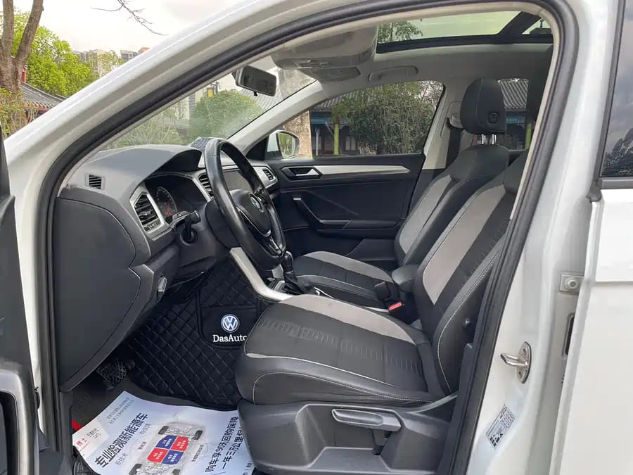 Volkswagen T-Roc, 2023