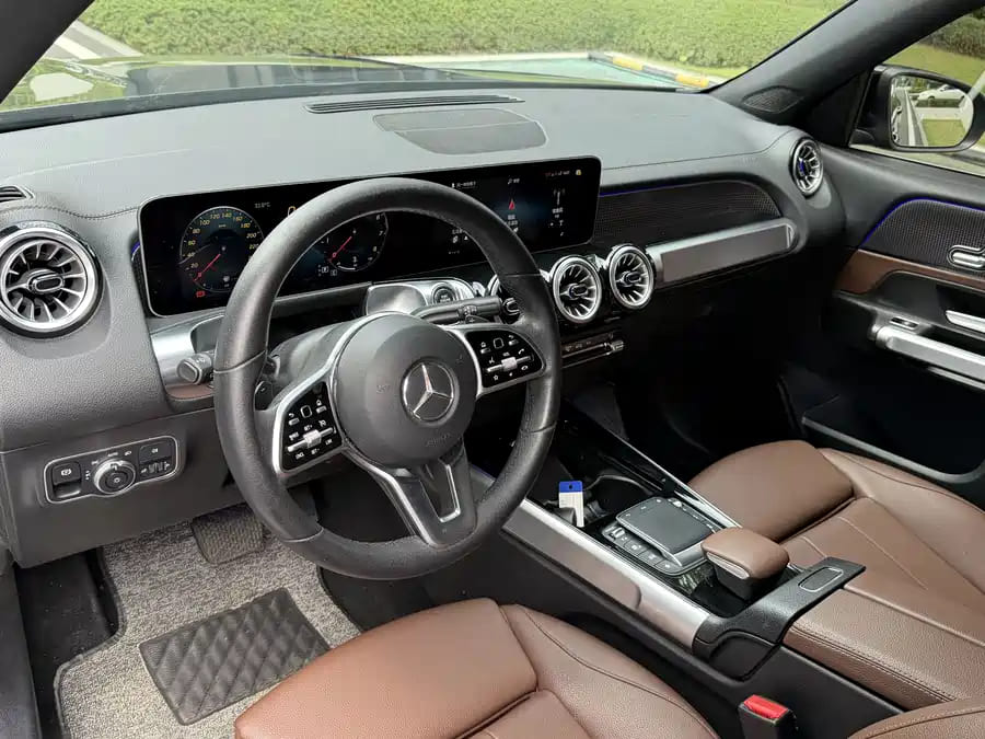 Mercedes-Benz GLB180, 2021