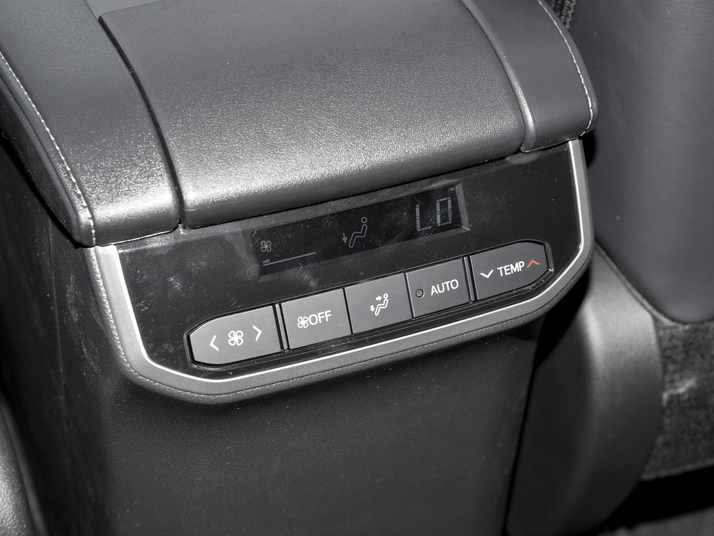Toyota Crown Kluger, 2025