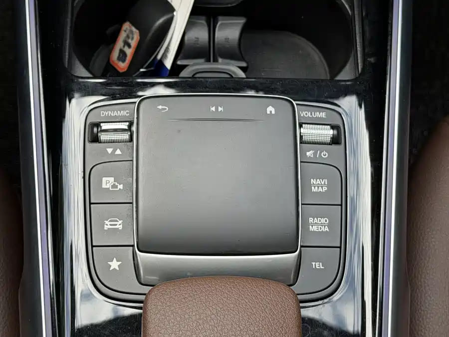 Mercedes-Benz GLB180, 2021