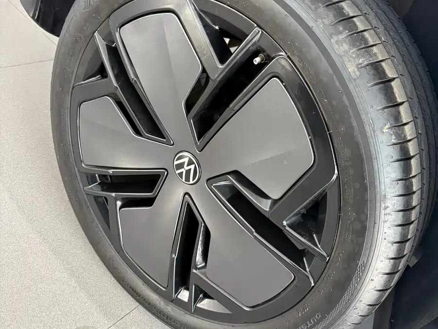 Volkswagen Tiguan L PRO, 2024