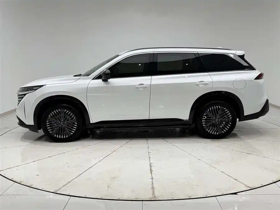 Nissan Pathfinder, 2025