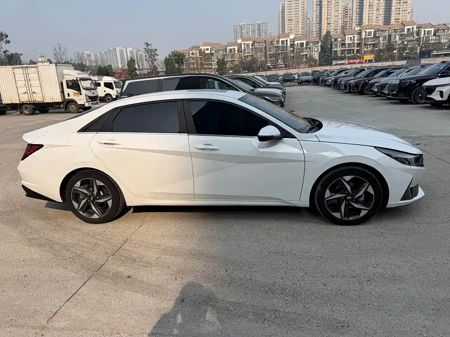 Hyundai Elantra, 2021