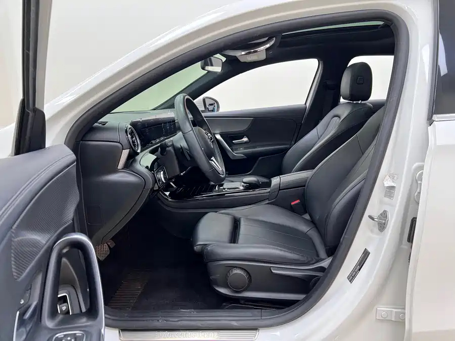 Mercedes-Benz A180L, 2021