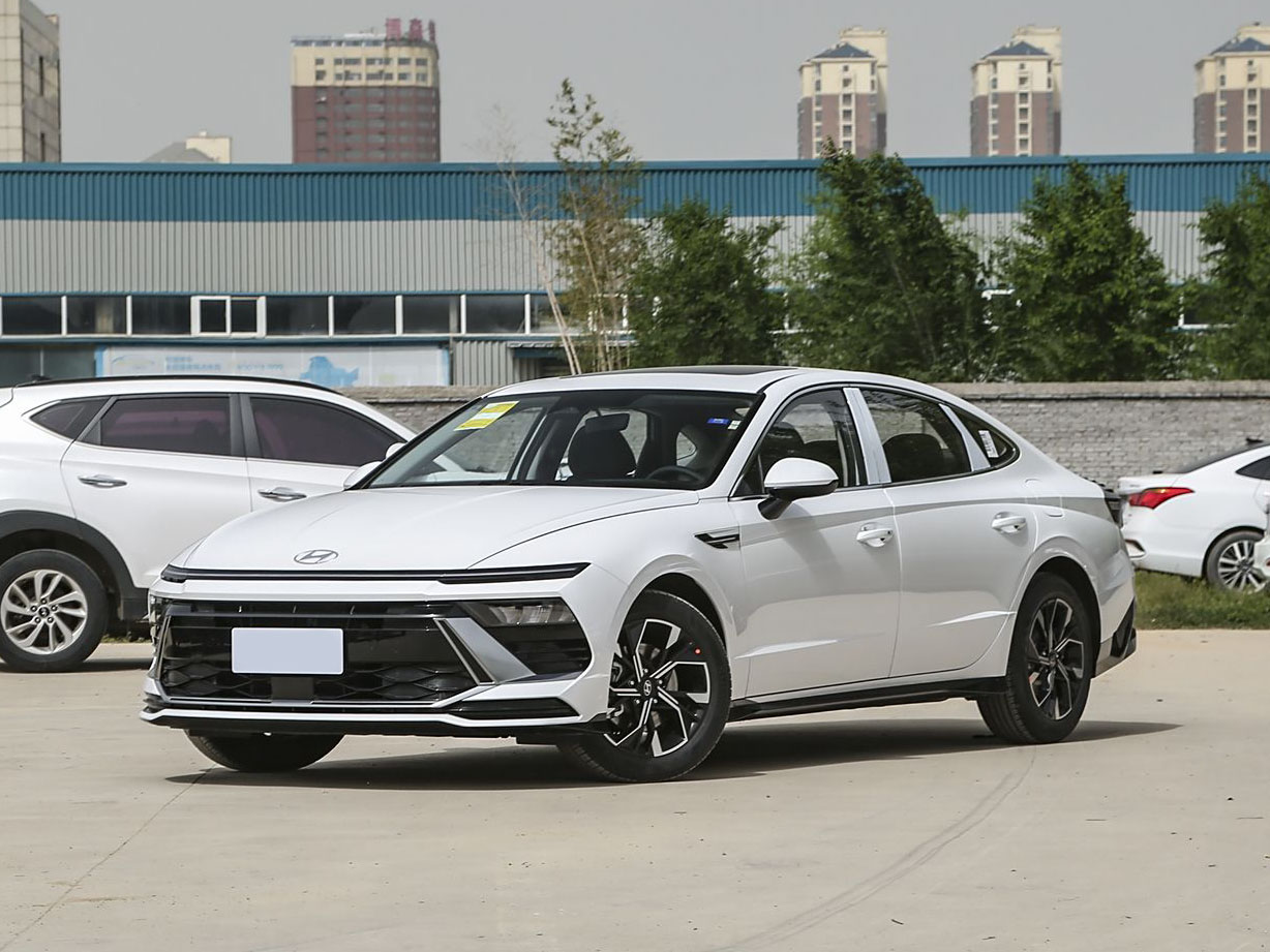 Купить Hyundai Sonata 2025 года с пробегом бу