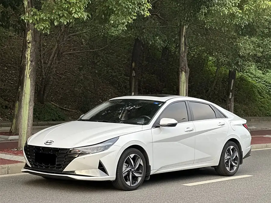 Купить Hyundai Elantra 2020 года с пробегом новый