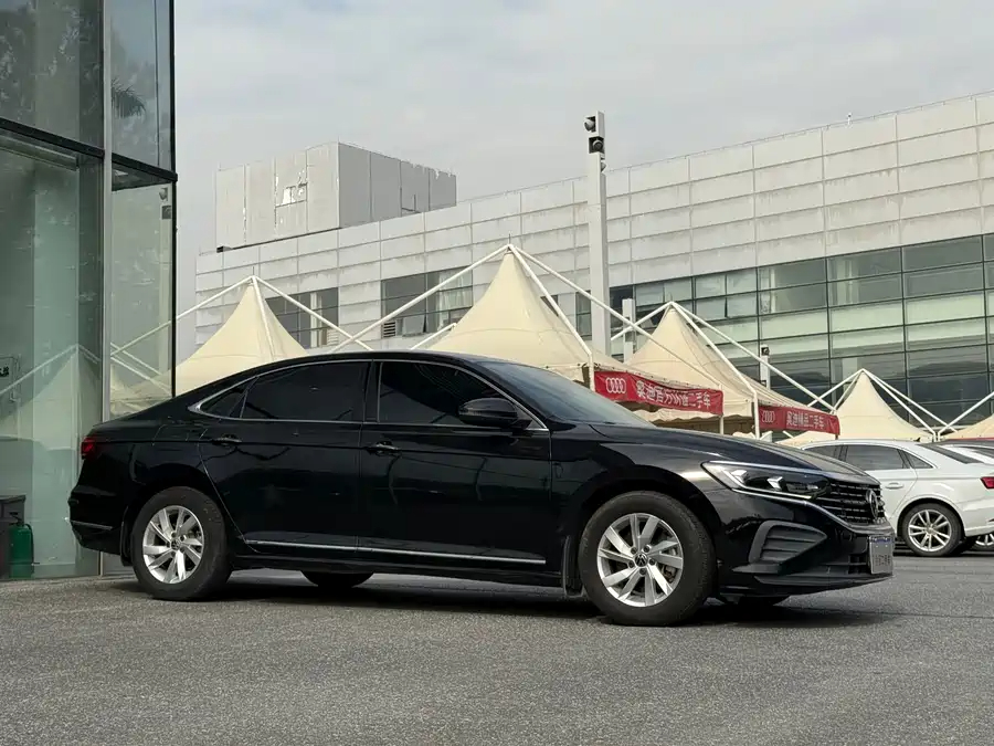 Volkswagen Passat, 2022