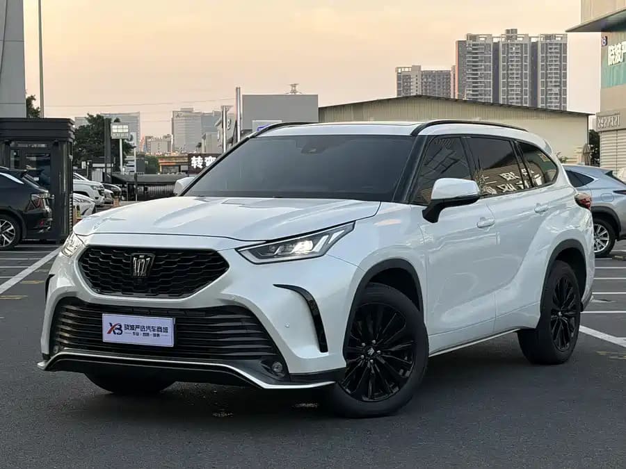 Купить Toyota Crown Kluger 2025 года с пробегом новый