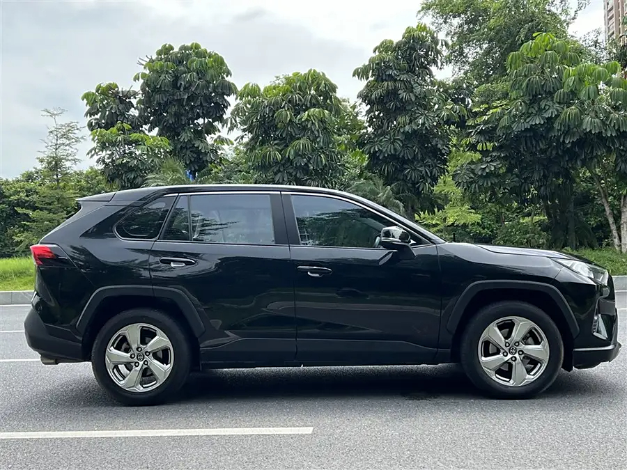 Toyota RAV4, 2021