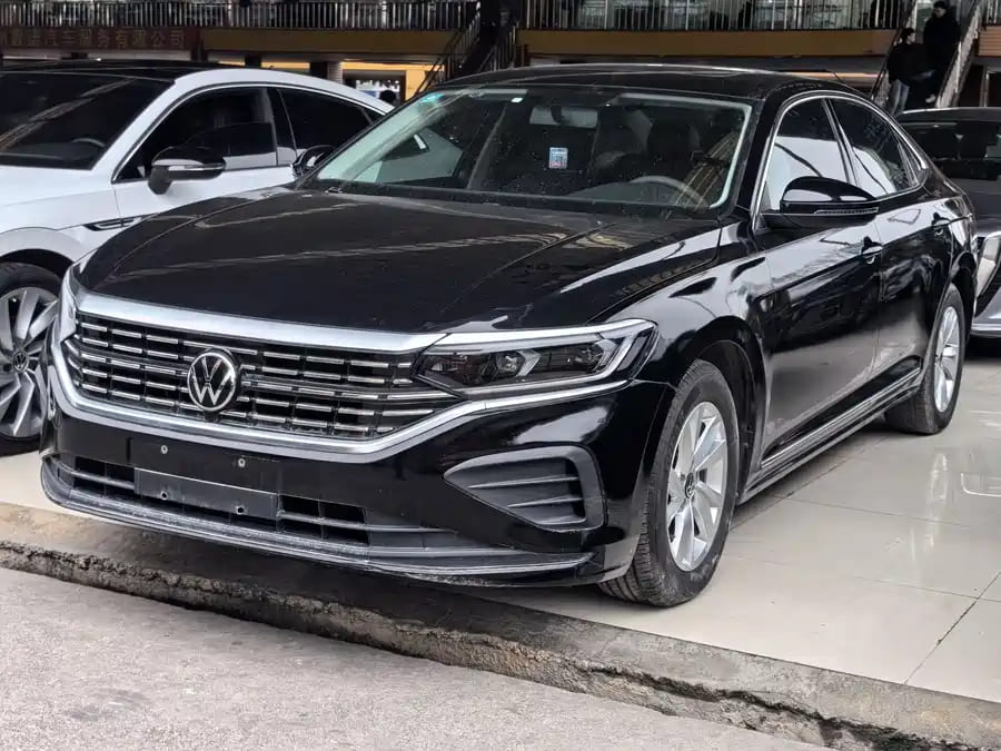 Купить Volkswagen Passat 2022 года с пробегом новый