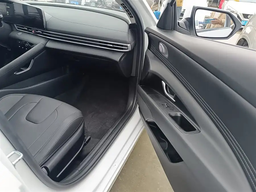 Hyundai Elantra, 2022