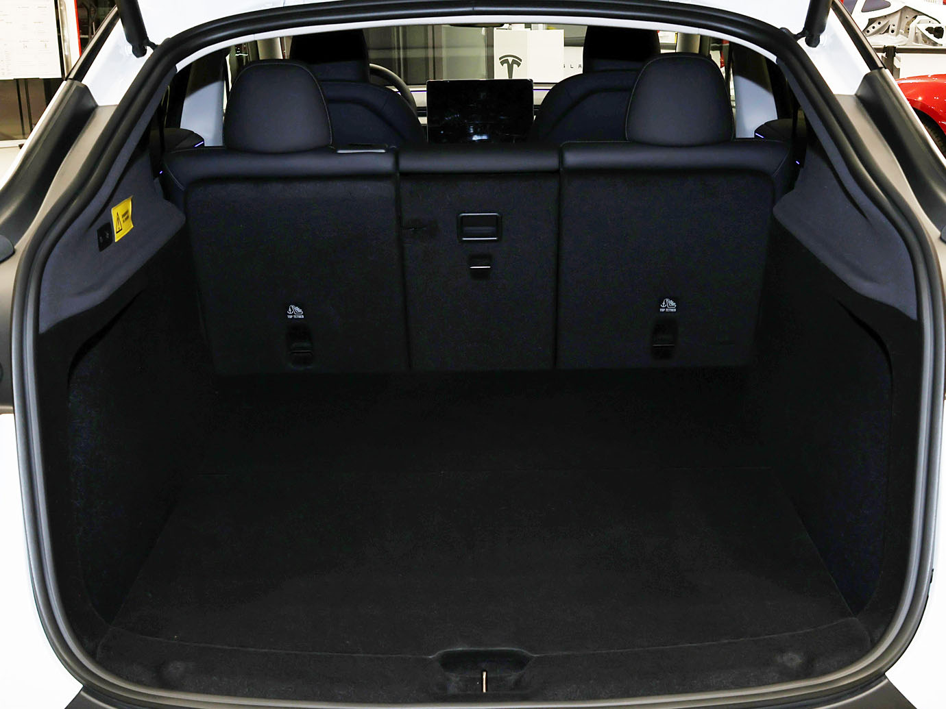 Tesla Model Y, 2025