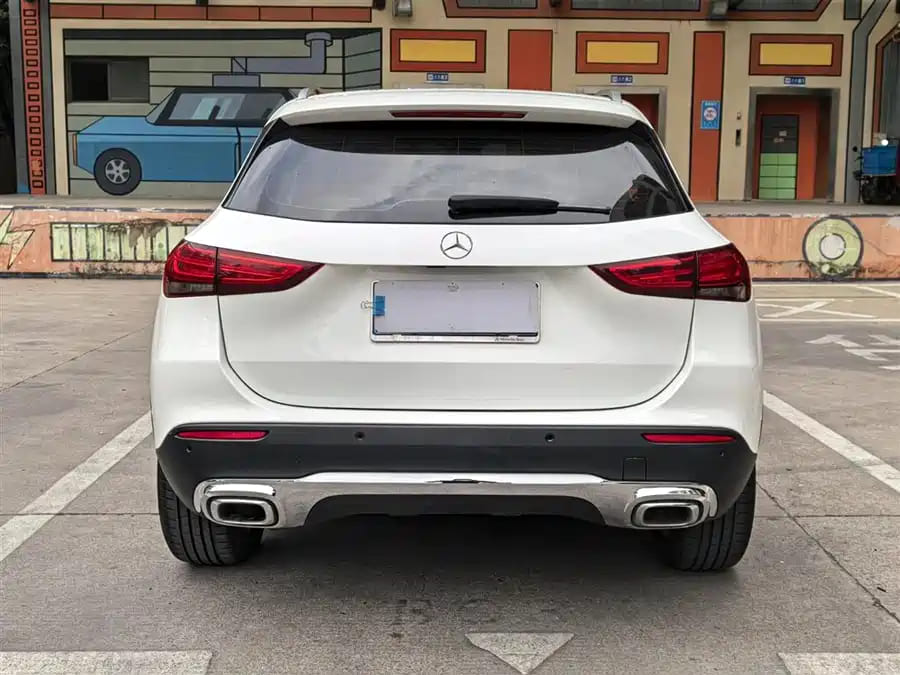 Mercedes-Benz GLA180, 2022