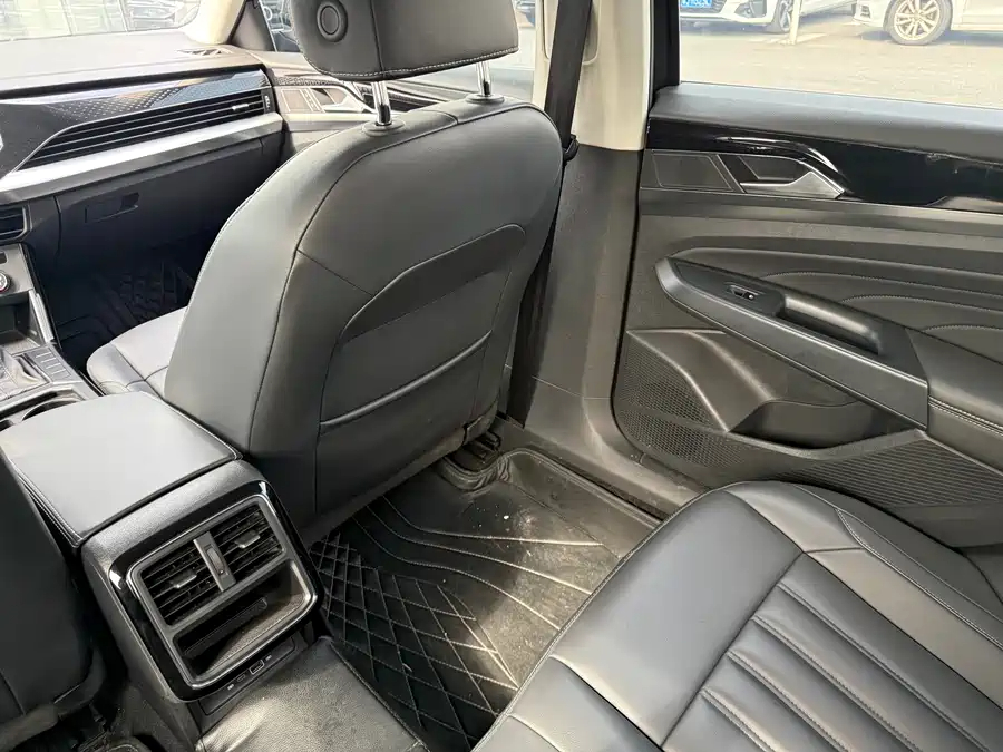 Volkswagen Passat, 2022