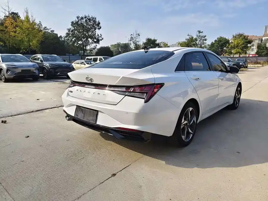 Hyundai Elantra, 2023
