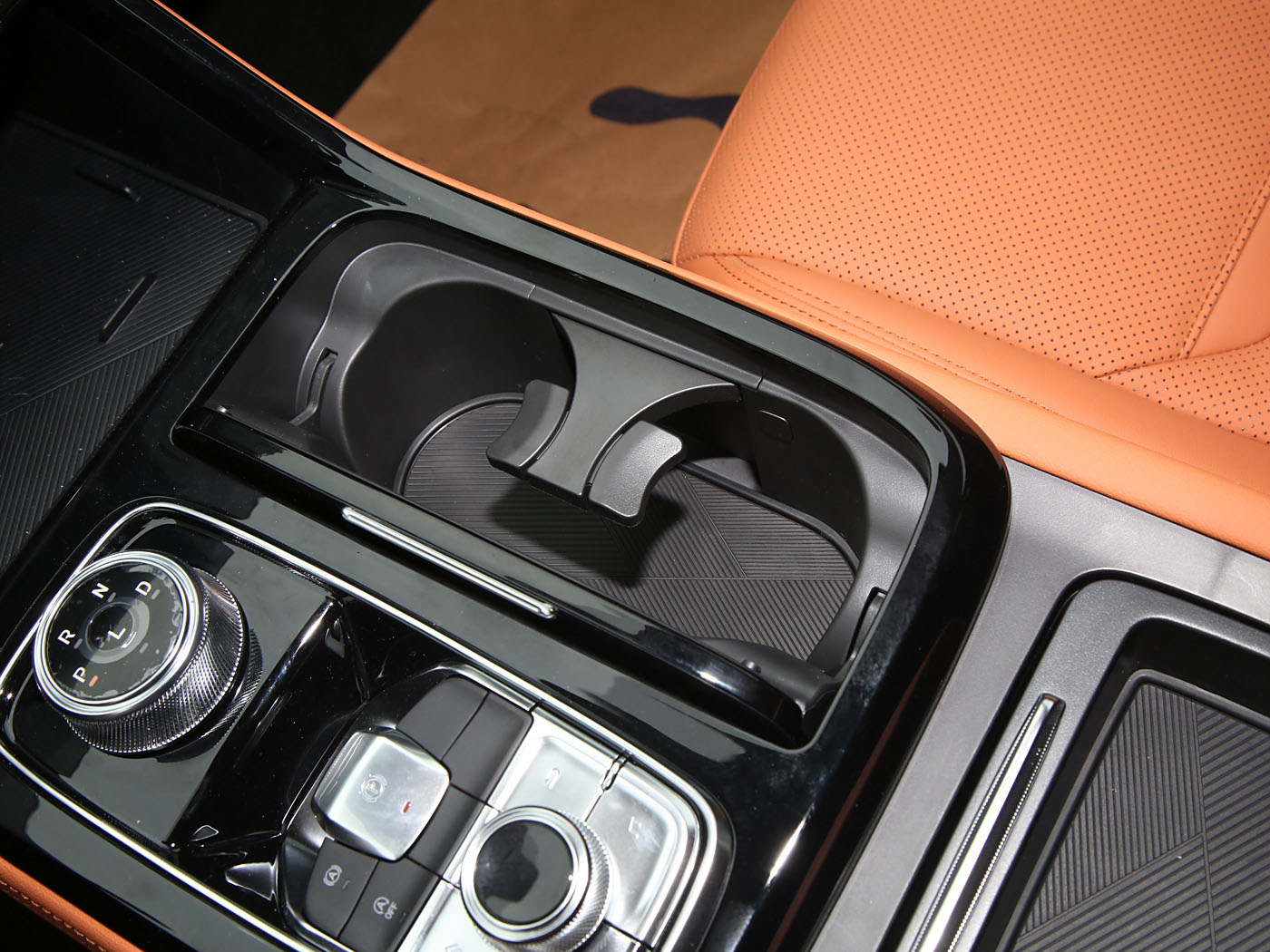 Ford Equator Sport, 2025