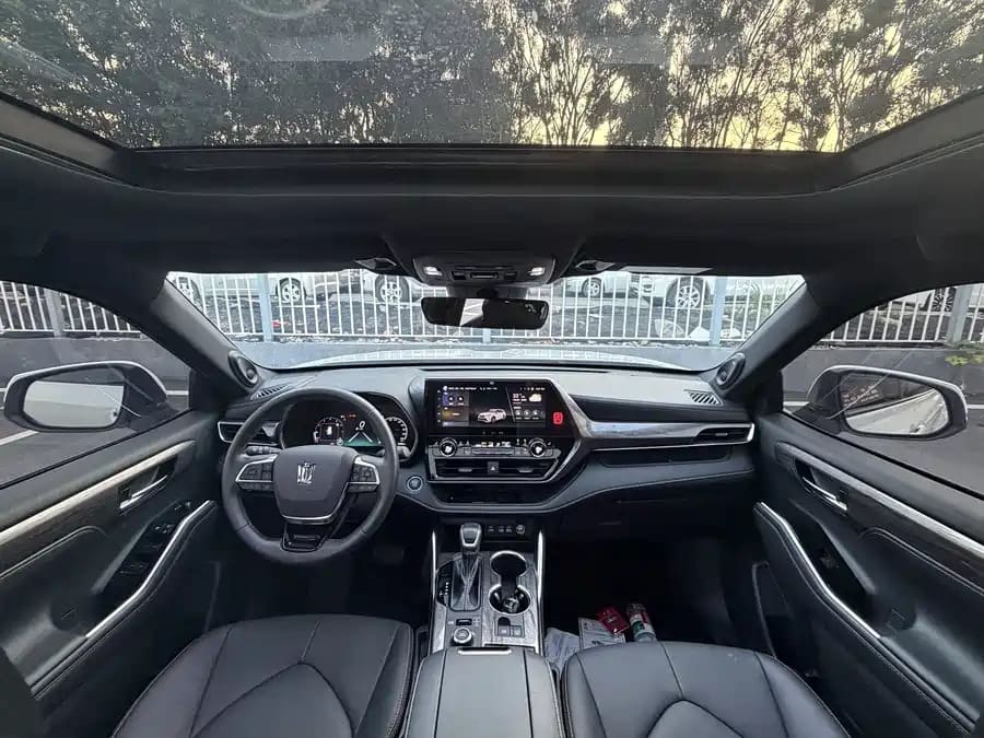 Toyota Crown Kluger, 2025
