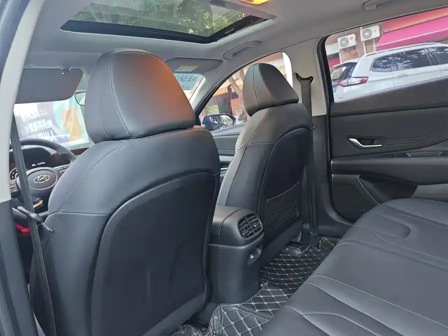 Hyundai Elantra, 2022