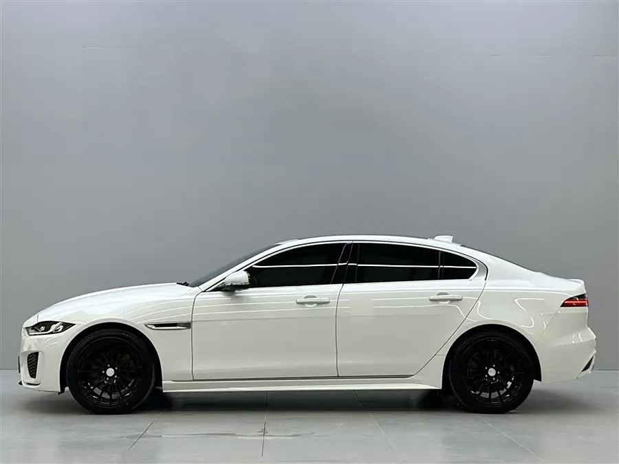 Jaguar XE L, 2021