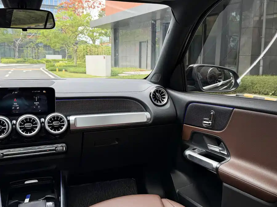Mercedes-Benz GLB180, 2021