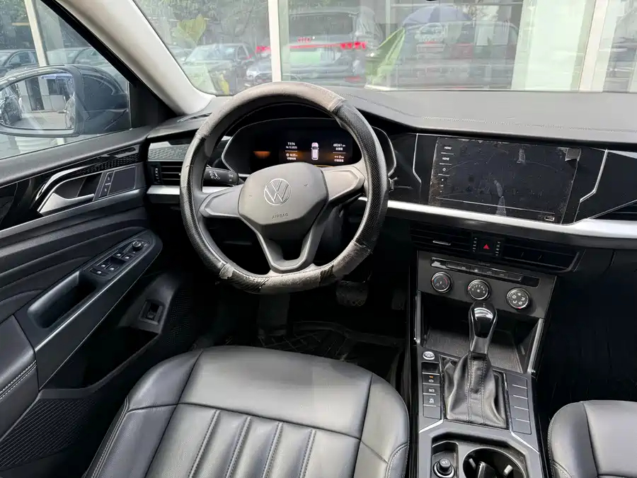 Volkswagen Passat, 2022
