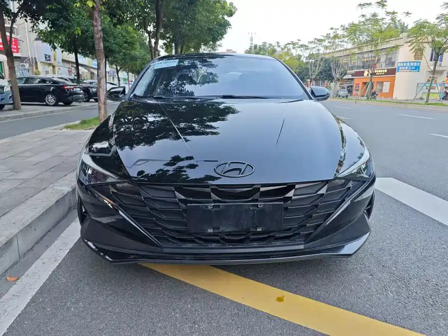 Hyundai Elantra, 2022