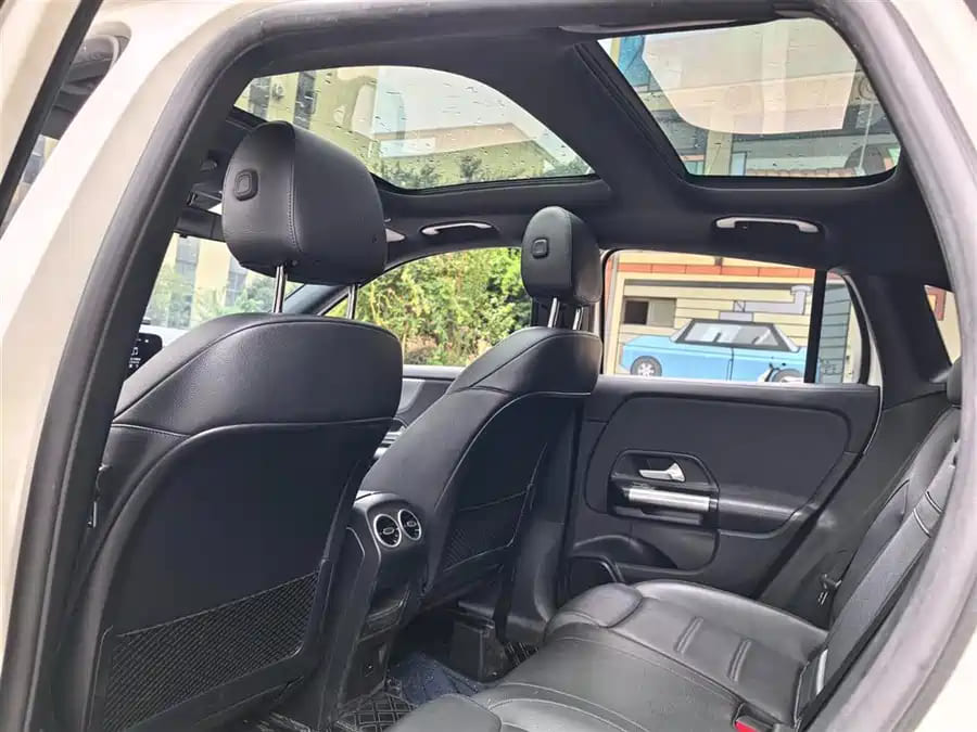 Mercedes-Benz GLA180, 2022