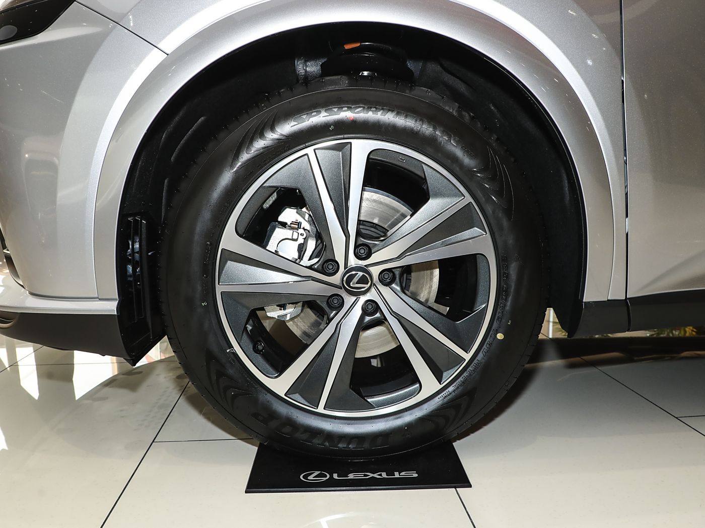 Lexus RX300, 2025